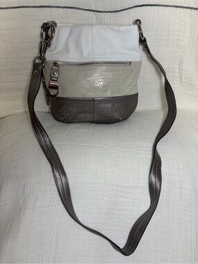 B. Makowsky White, Tan, Gray Colorblock Metallic Leather Shoulder Bag